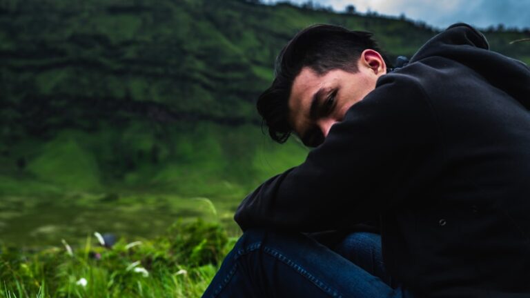 Photo "How to learn to emotionally detach from difficult situations"