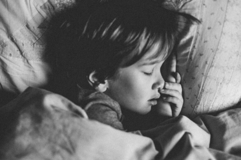 Photo "10 tips to improve your childs sleep"