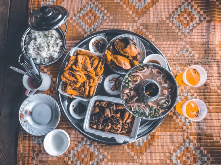 Photo "How to maintain a balanced diet even when traveling"