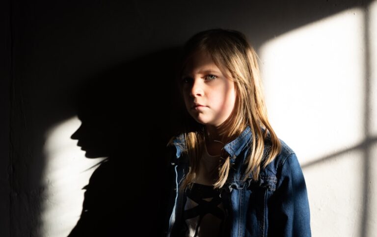 Photo "How to help a child cope with the fear of the dark"