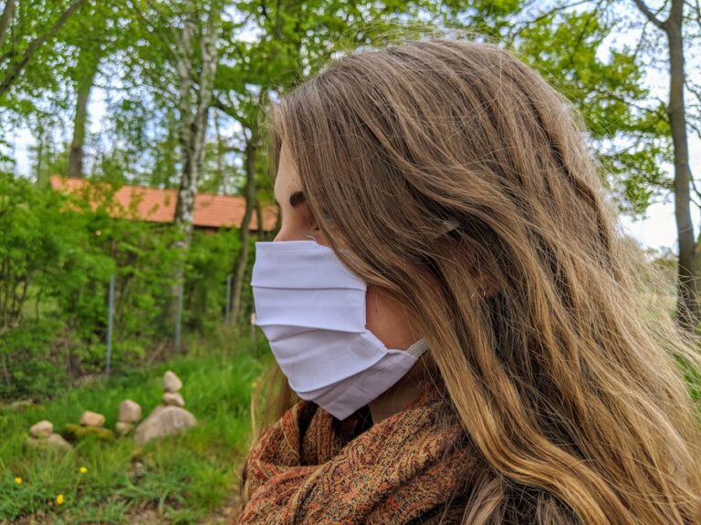 Photo "7 steps to reduce exposure to outdoor allergens"
