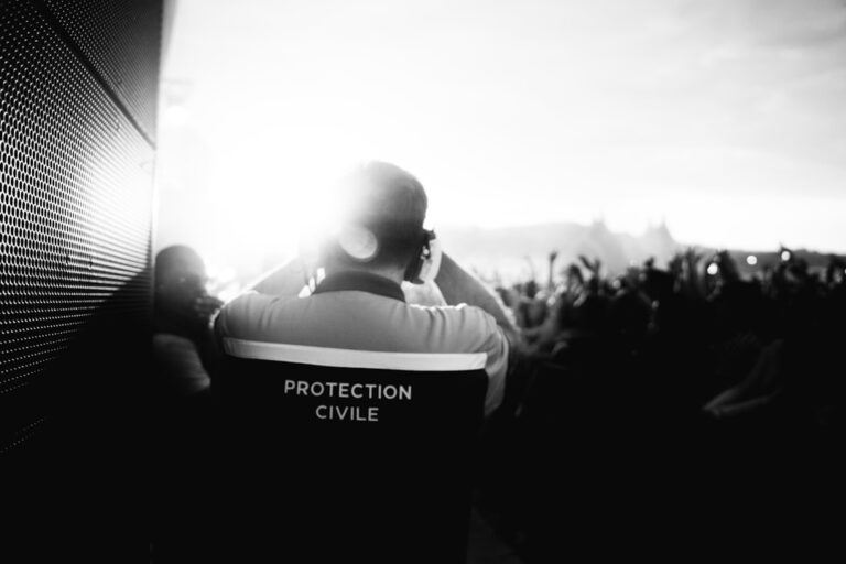 Photo protecting vision